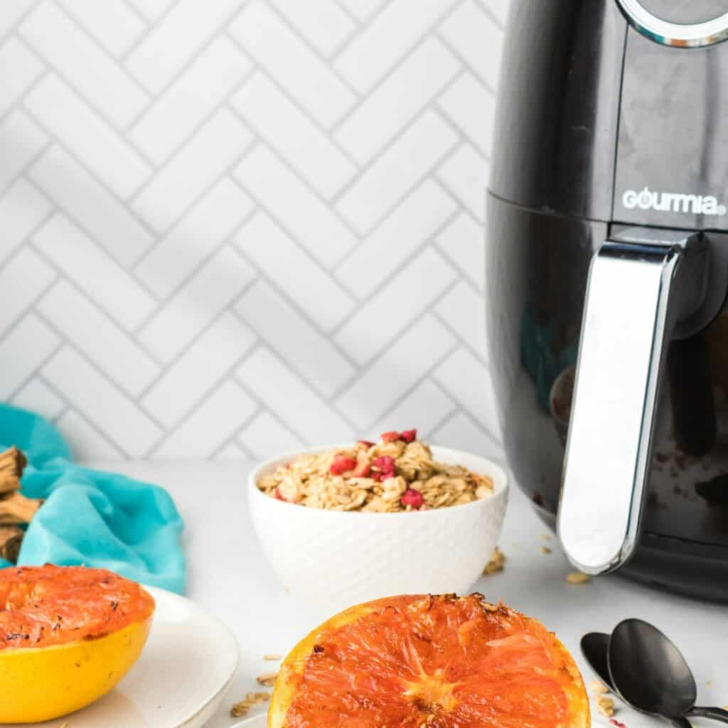 氣炸鍋是近幾年新型的料理工具之一